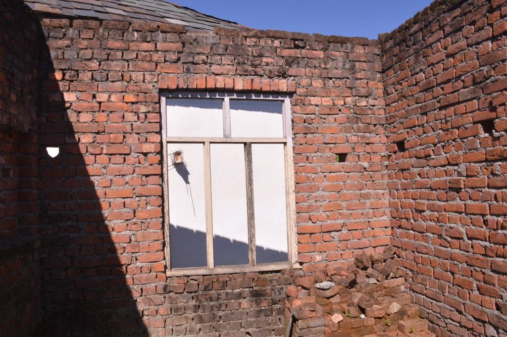 Semi-constructed house