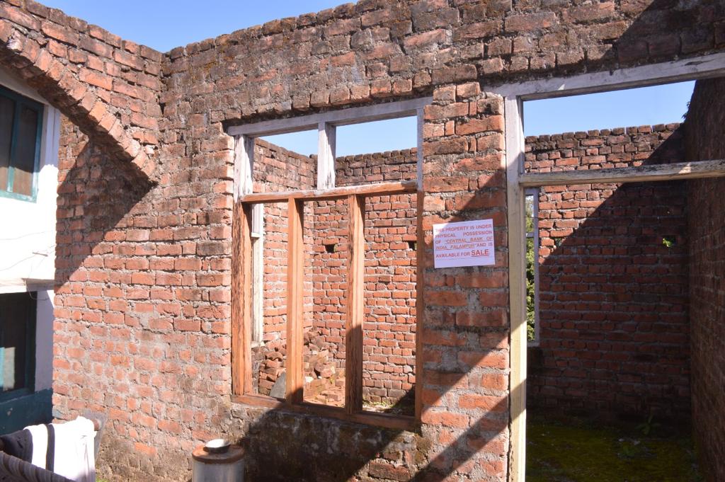 Semi-constructed house