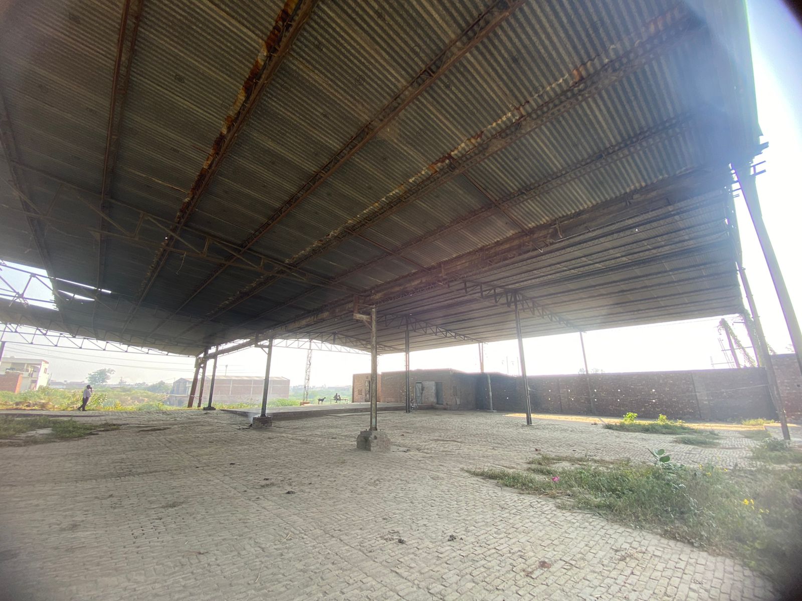 PROPERTY AT ATTRACTIVE PRICES UNDER BANK's POSSESSION