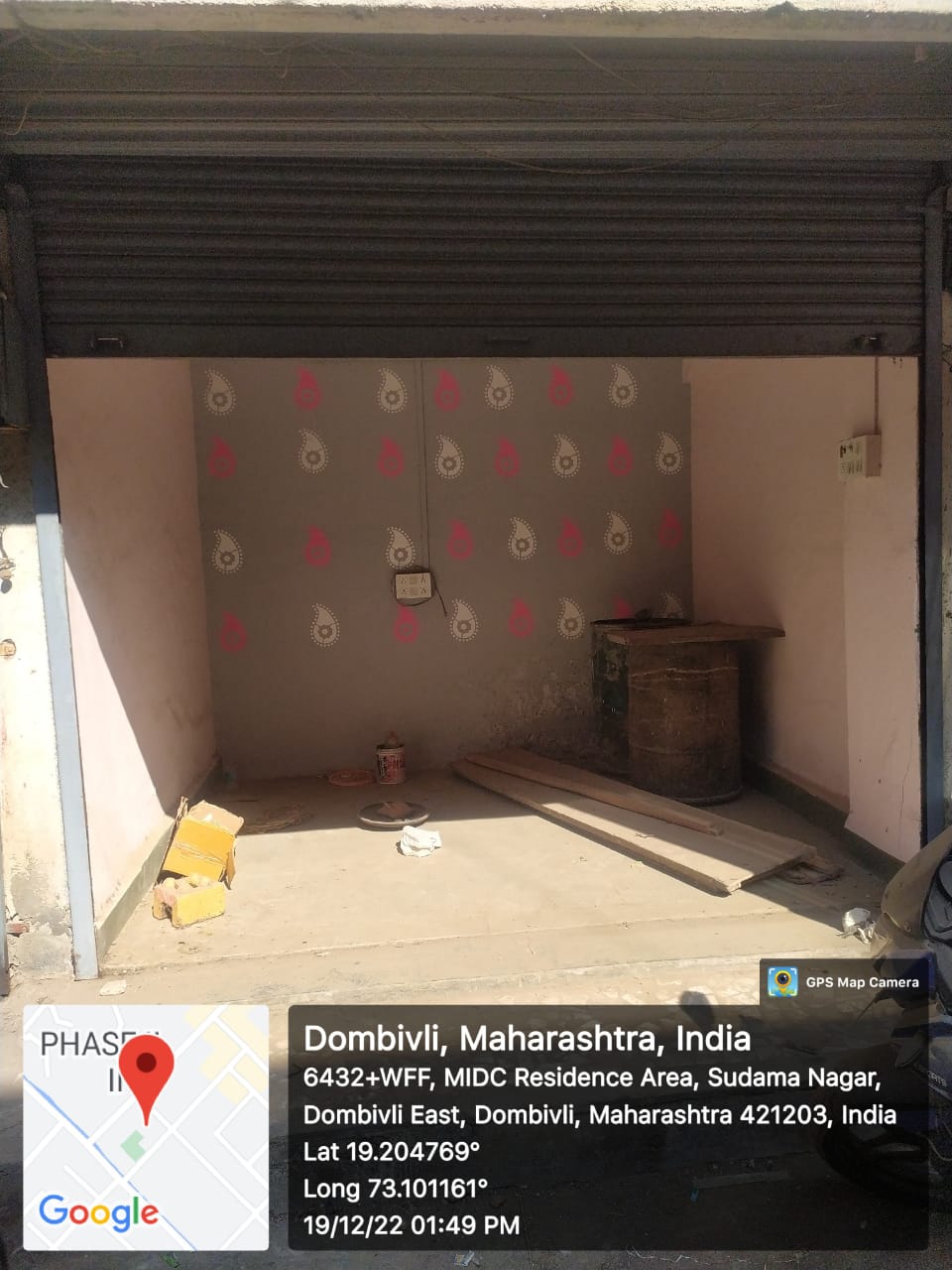 Internal View of Shop with Google Map's Location